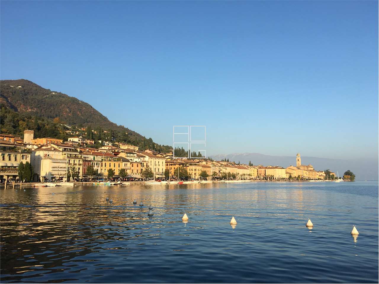 Building to renovate with beautiful lake view in Salò