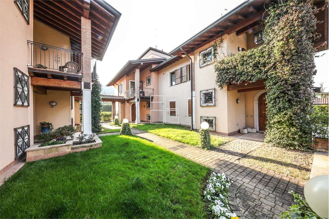 Generously finished villa in Lonato del Garda