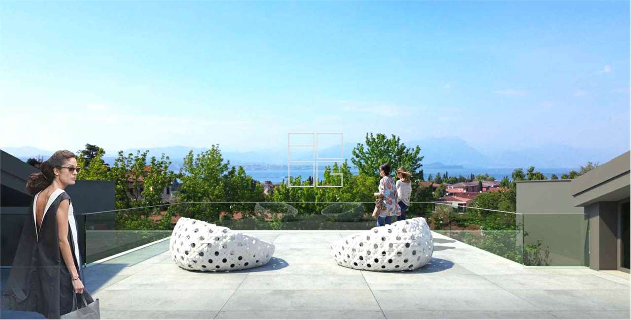 Exclusive penthouse in prestigious Residence in Desenzano del Garda