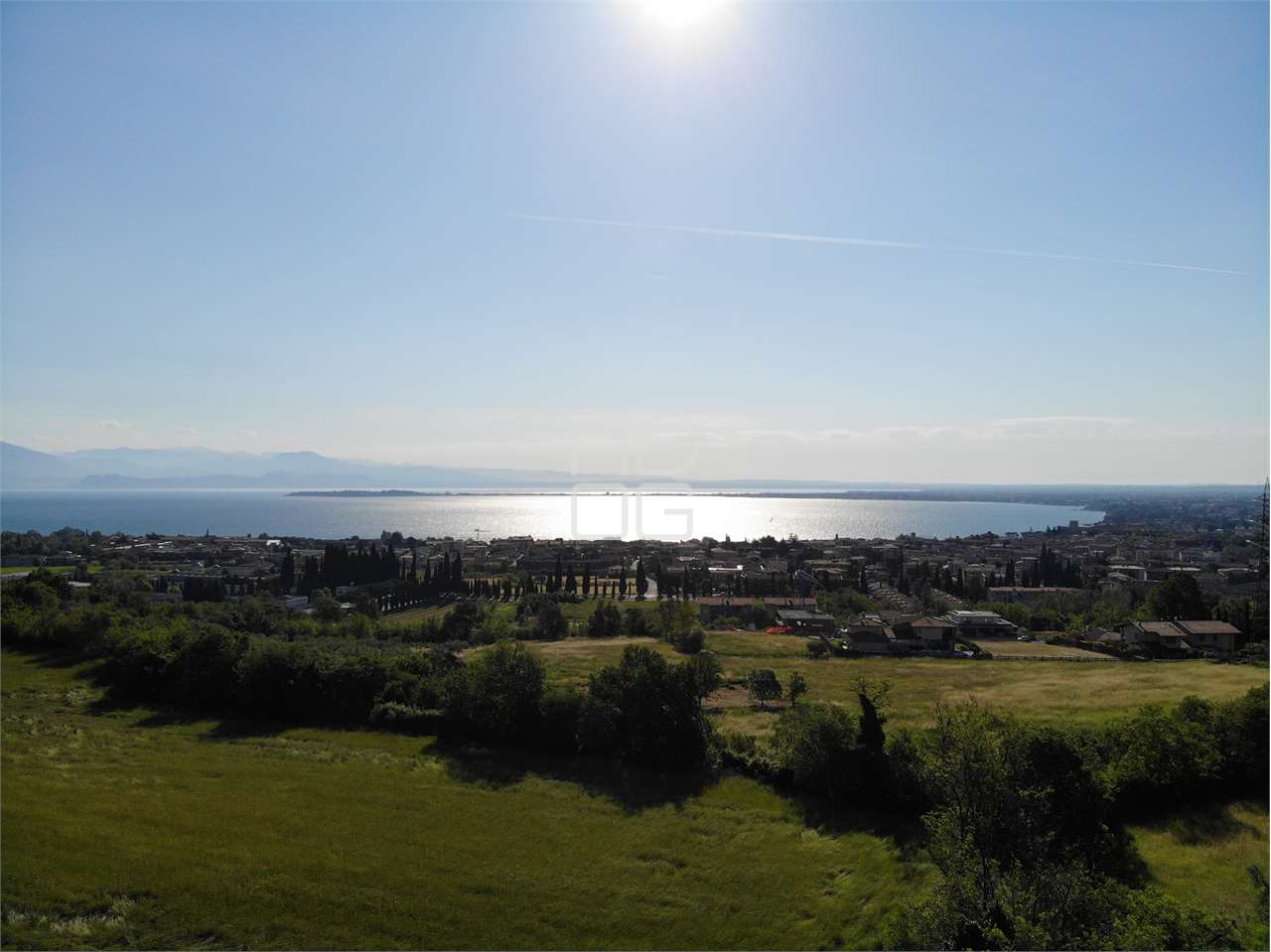 Large and beautiful country estate with lake view in Desenzano del Garda
