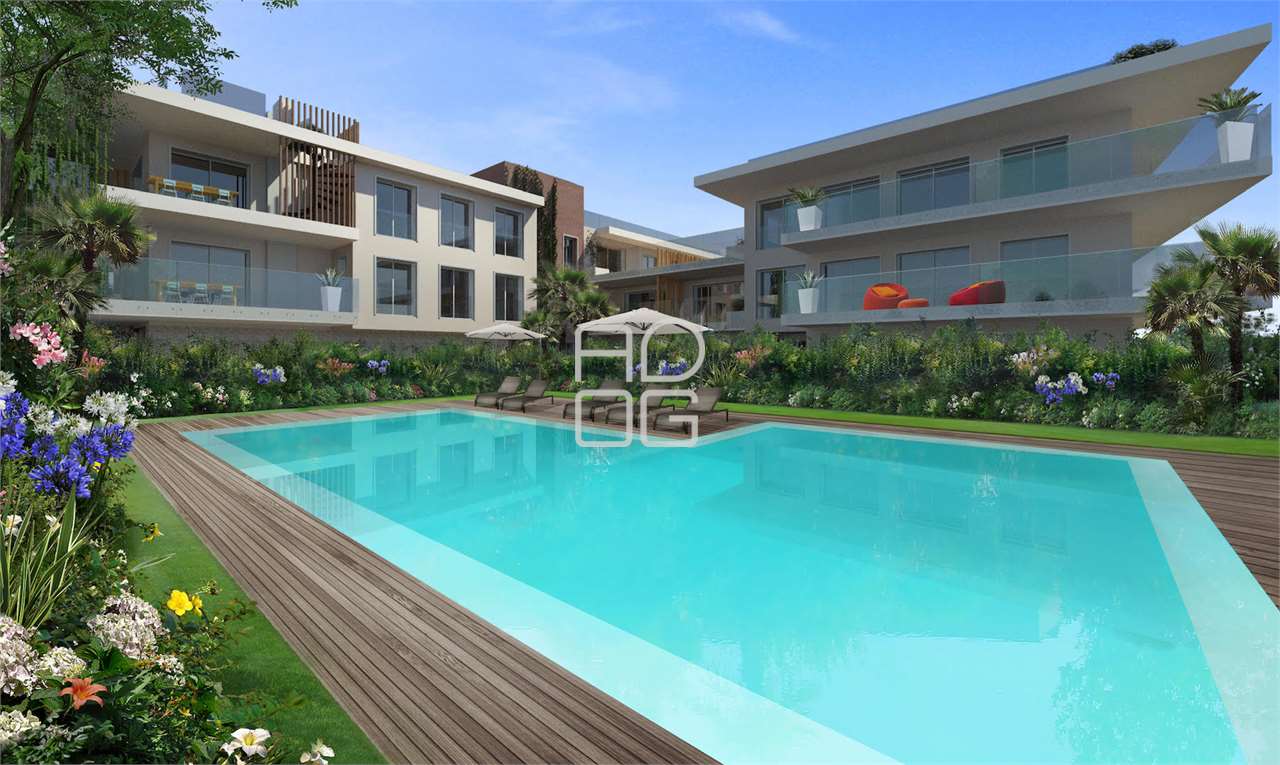 Drei-Zimmer-Apartment in Wohnanlage mit Pool in Desenzano del Garda