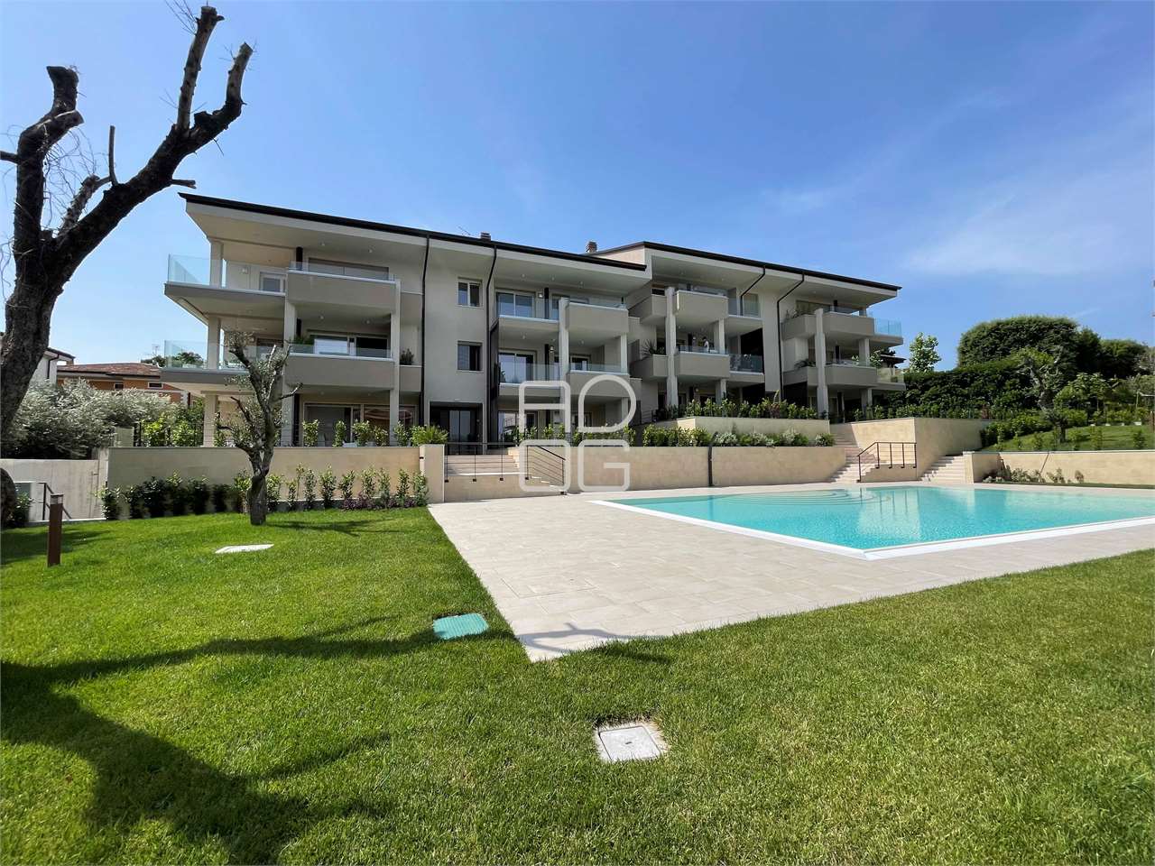 Nuovo appartamento classe A con giardino privato a Desenzano del Garda