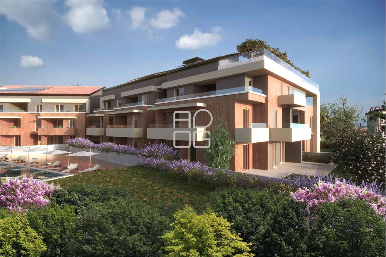 Эксклюзивная квартира в престижной резиденции в Desenzano del Garda