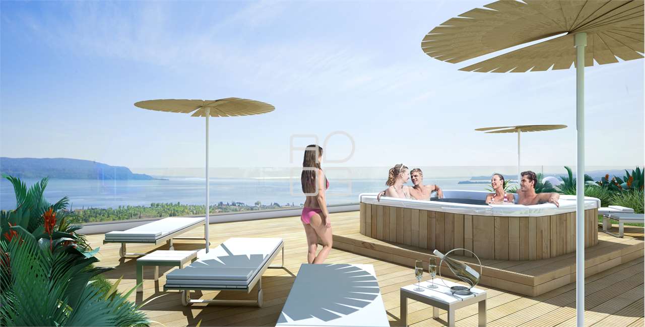 Repräsentatives Design-Penthouse mit Top-Seeblick in Toscolano Maderno