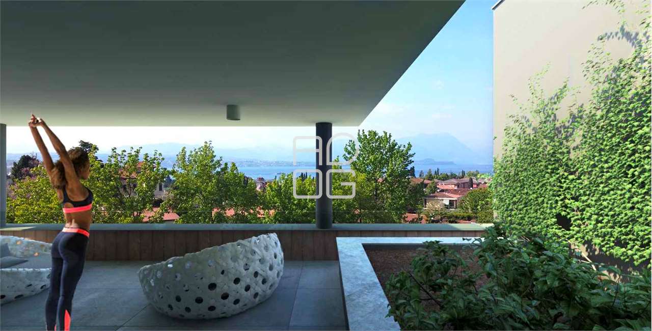 Эксклюзивный пентхаус в престижной резиденции в Desenzano del Garda