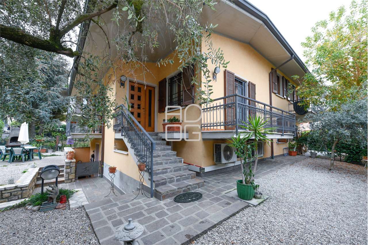 Sehr große Villa in zentraler Lage in Desenzano del Garda
