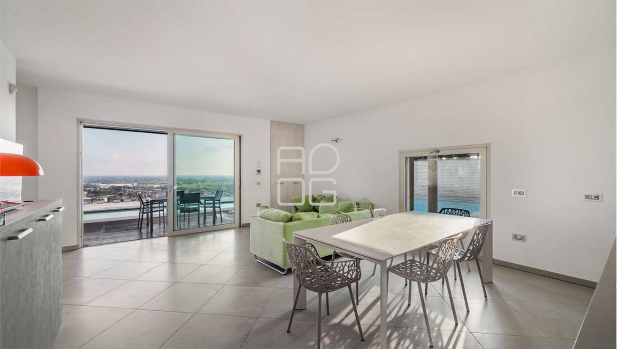 imm_69482-20251028220744-1280-_Watermark_png_mc