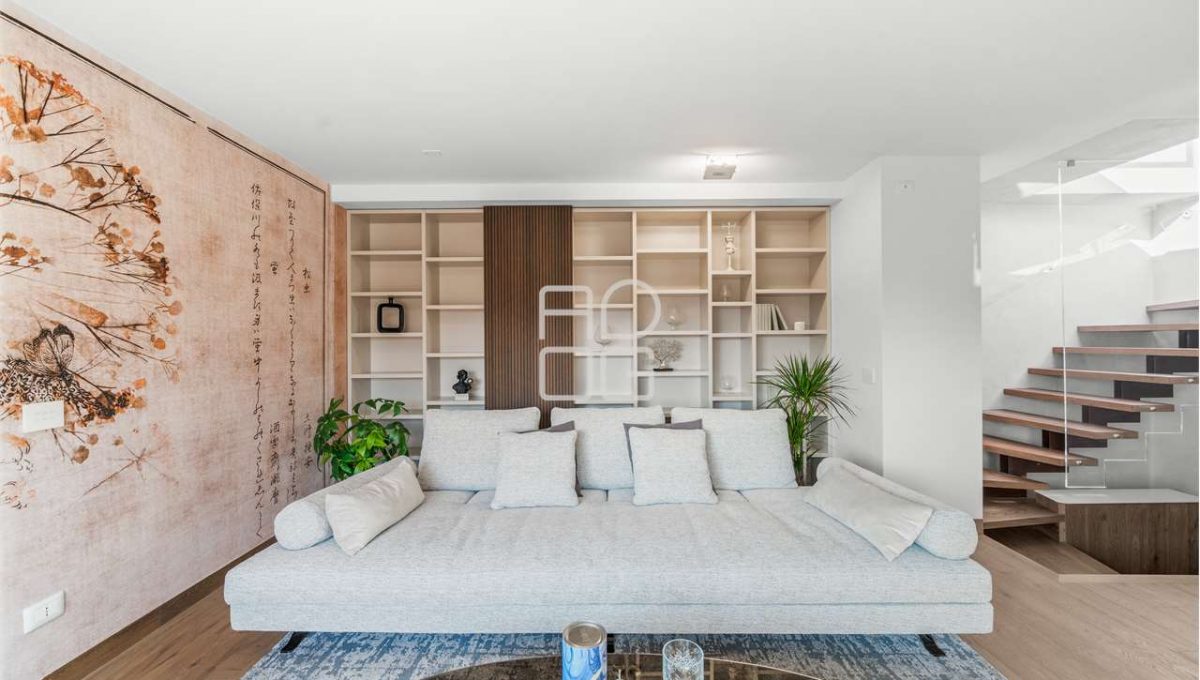 imm_64004-20251118175854-1280-_Watermark_png_mc