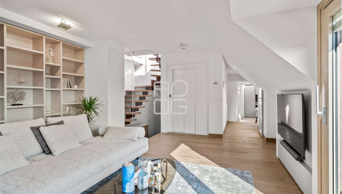 imm_64005-20251118175816-1280-_Watermark_png_mc