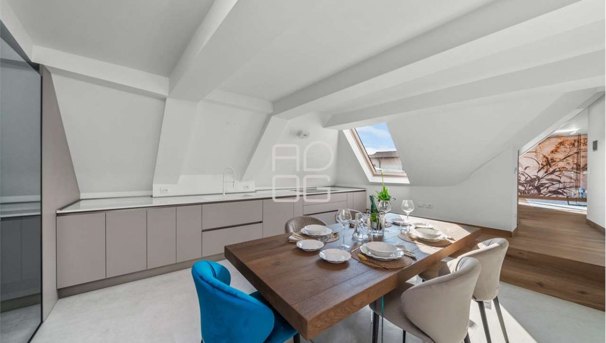 imm_64010-20251118175926-1280-_Watermark_png_mc