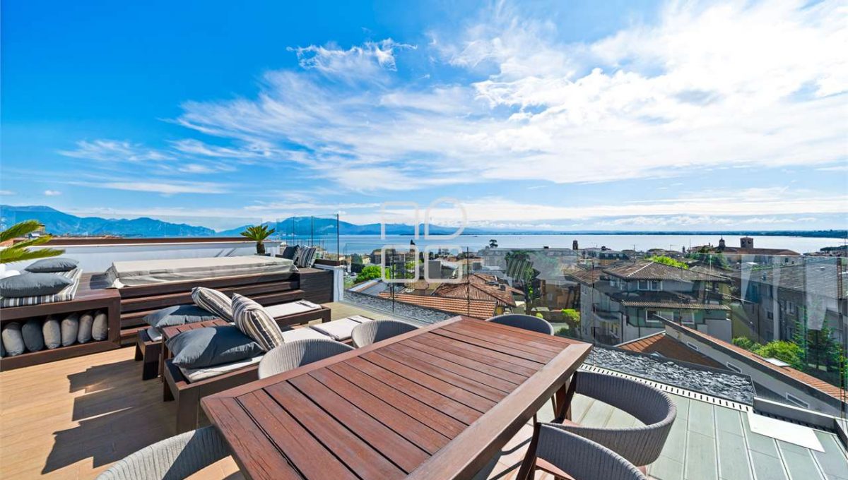 imm_65598-20250508212141-1280-_Watermark_png_mc