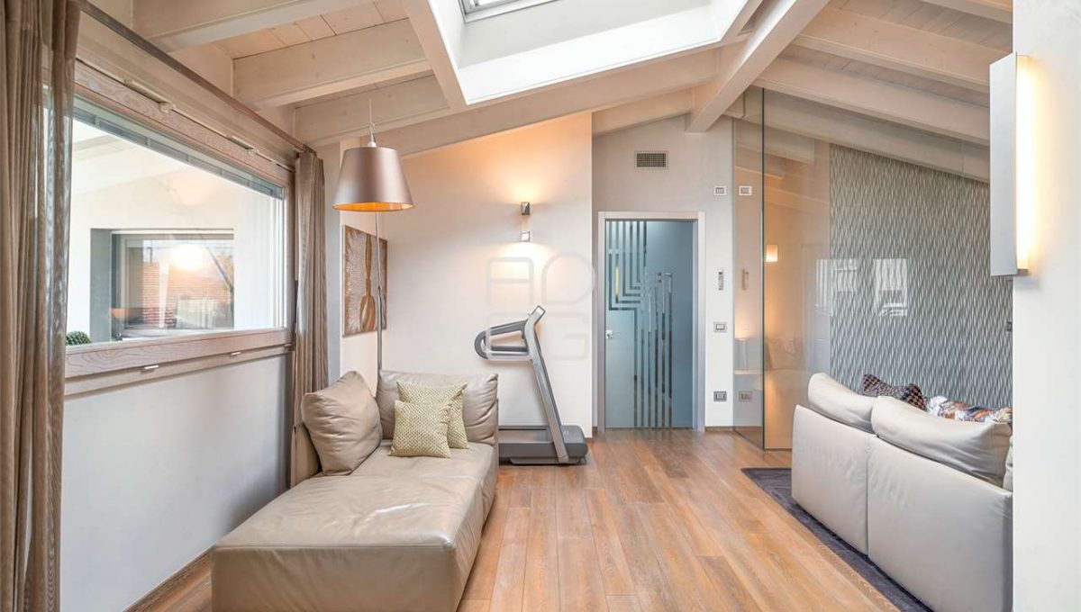 imm_65611-20250508212303-1280-_Watermark_png_mc