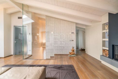 imm_65614-20250508212313-1280-_Watermark_png_mc