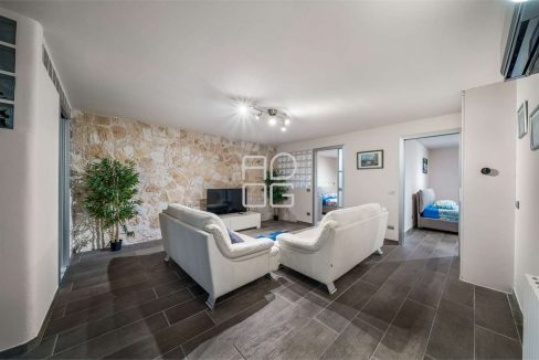 imm_69371-20251103160257-1280-_Watermark_png_mc