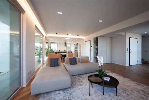 imm_69589-20251108112034-1280-_Watermark_png_mc