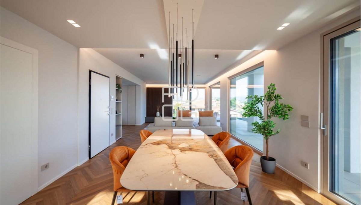 imm_69595-20251108112158-1280-_Watermark_png_mc