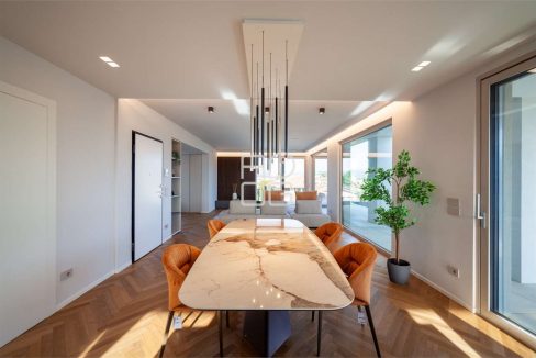 imm_69595-20251108112158-1280-_Watermark_png_mc