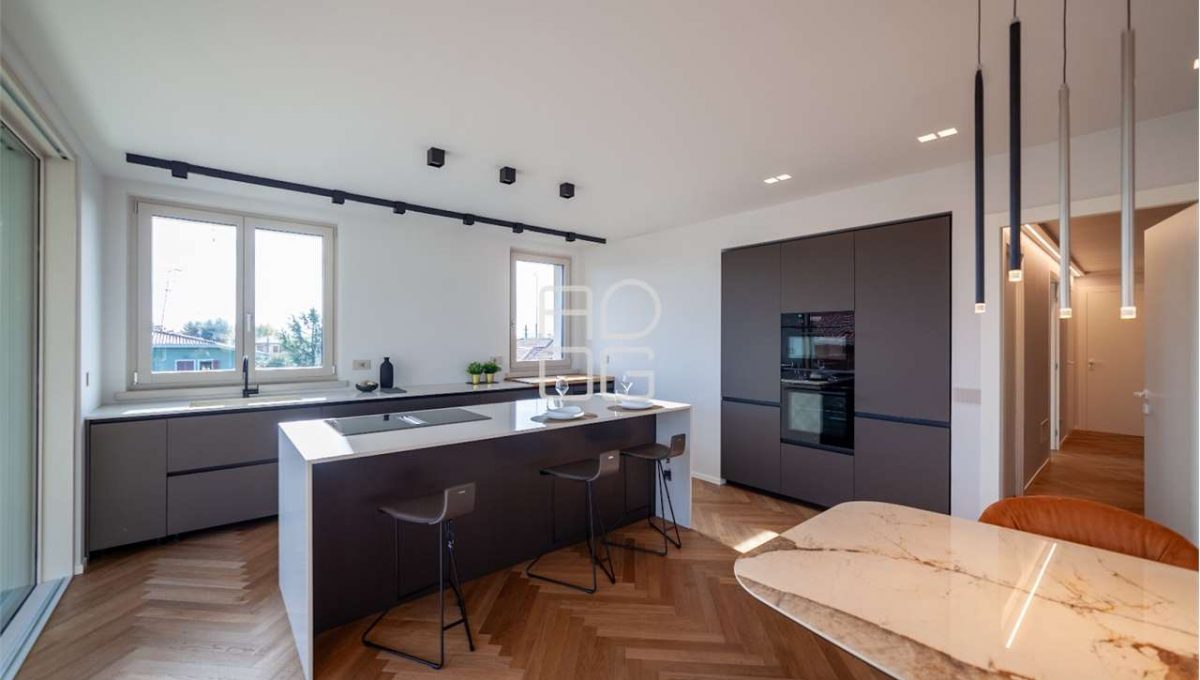 imm_69598-20251108112115-1280-_Watermark_png_mc