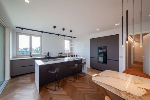 imm_69598-20251108112115-1280-_Watermark_png_mc