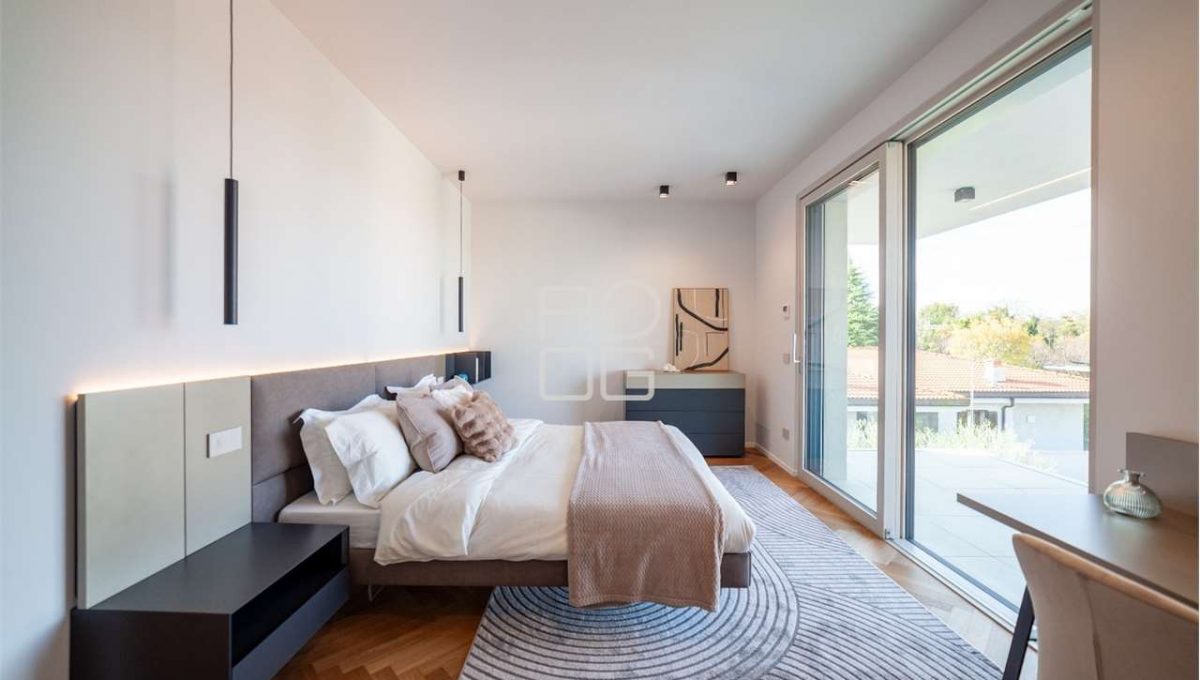 imm_69602-20251108112334-1280-_Watermark_png_mc