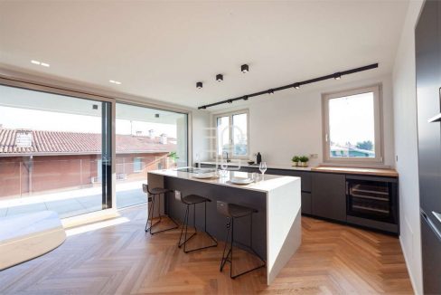 imm_69604-20251108112213-1280-_Watermark_png_mc