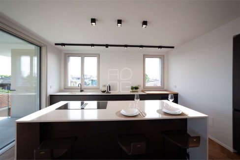 imm_69607-20251108112224-1280-_Watermark_png_mc