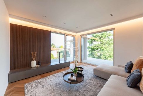 imm_69608-20251108112233-1280-_Watermark_png_mc