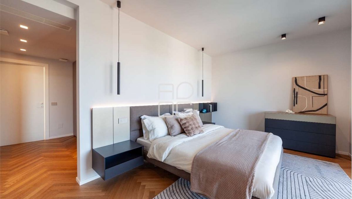 imm_69609-20251108112329-1280-_Watermark_png_mc