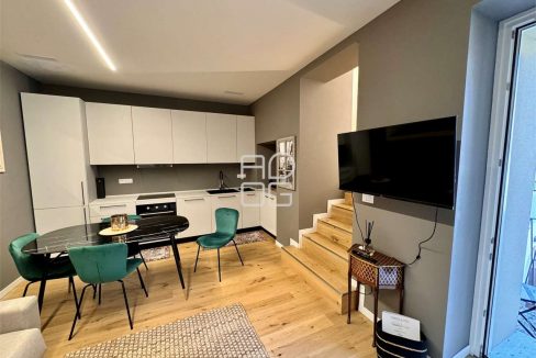 imm_69660-20251117175400-1280-_Watermark_png_mc