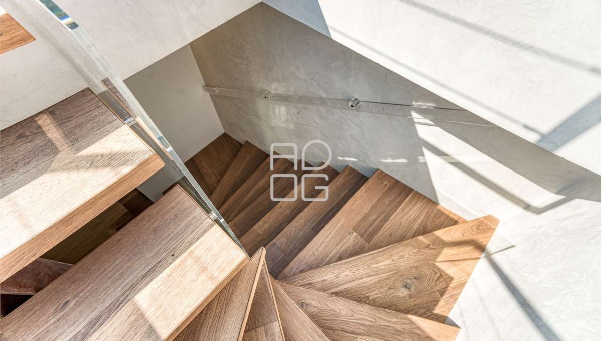 imm_69693-20251118184143-1280-_Watermark_png_mc