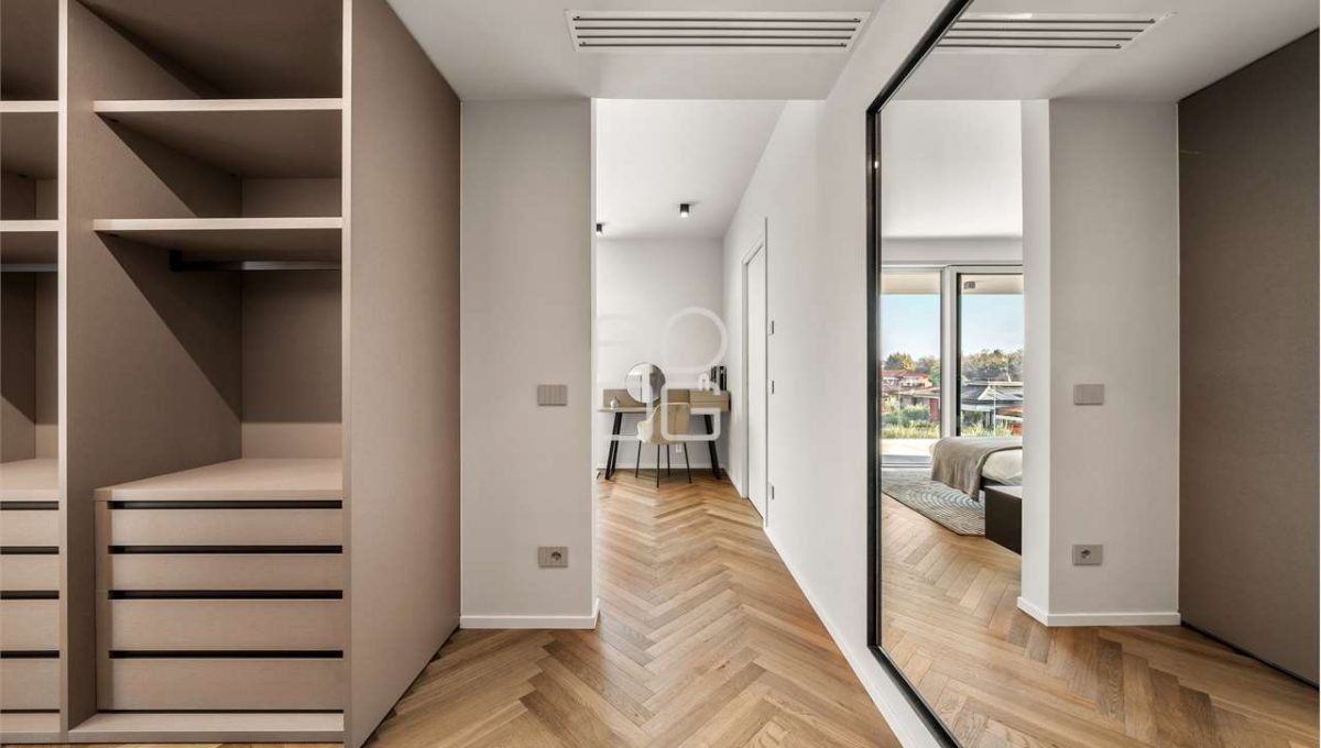 imm_69721-20251119095527-1280-_Watermark_png_mc