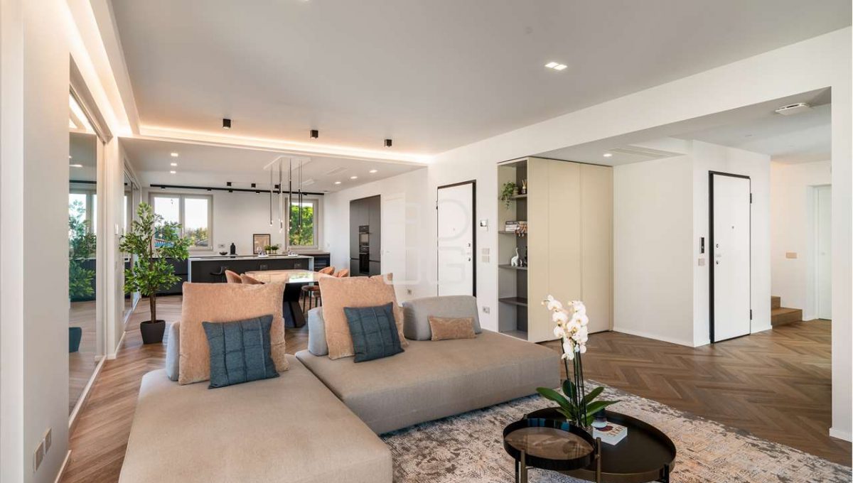 imm_69727-20251119094816-1280-_Watermark_png_mc