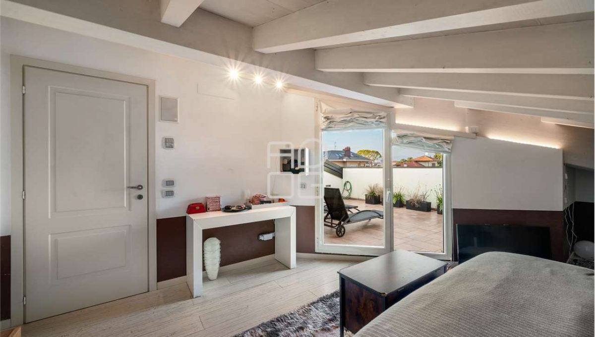 imm_69773-20251120102955-1280-_Watermark_png_mc