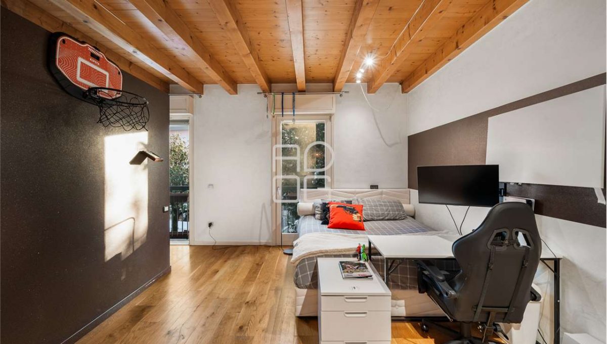 imm_69784-20251120103004-1280-_Watermark_png_mc