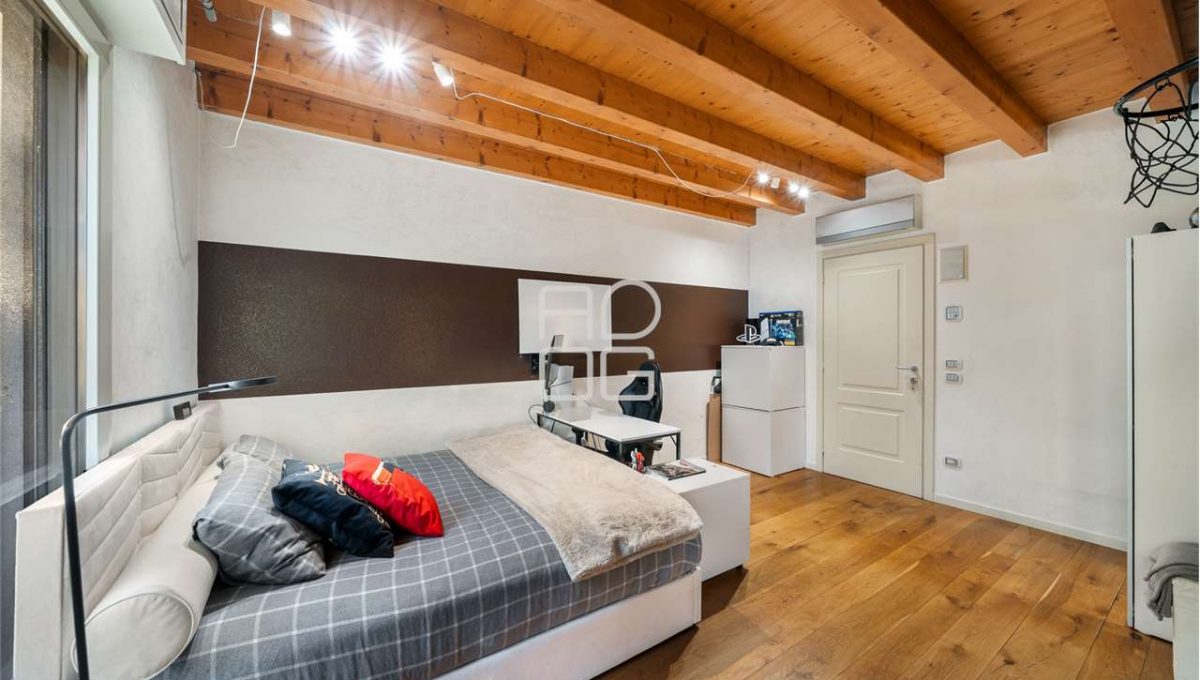 imm_69785-20251120102941-1280-_Watermark_png_mc