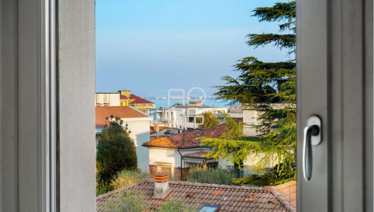 imm_69789-20251120103019-1280-_Watermark_png_mc