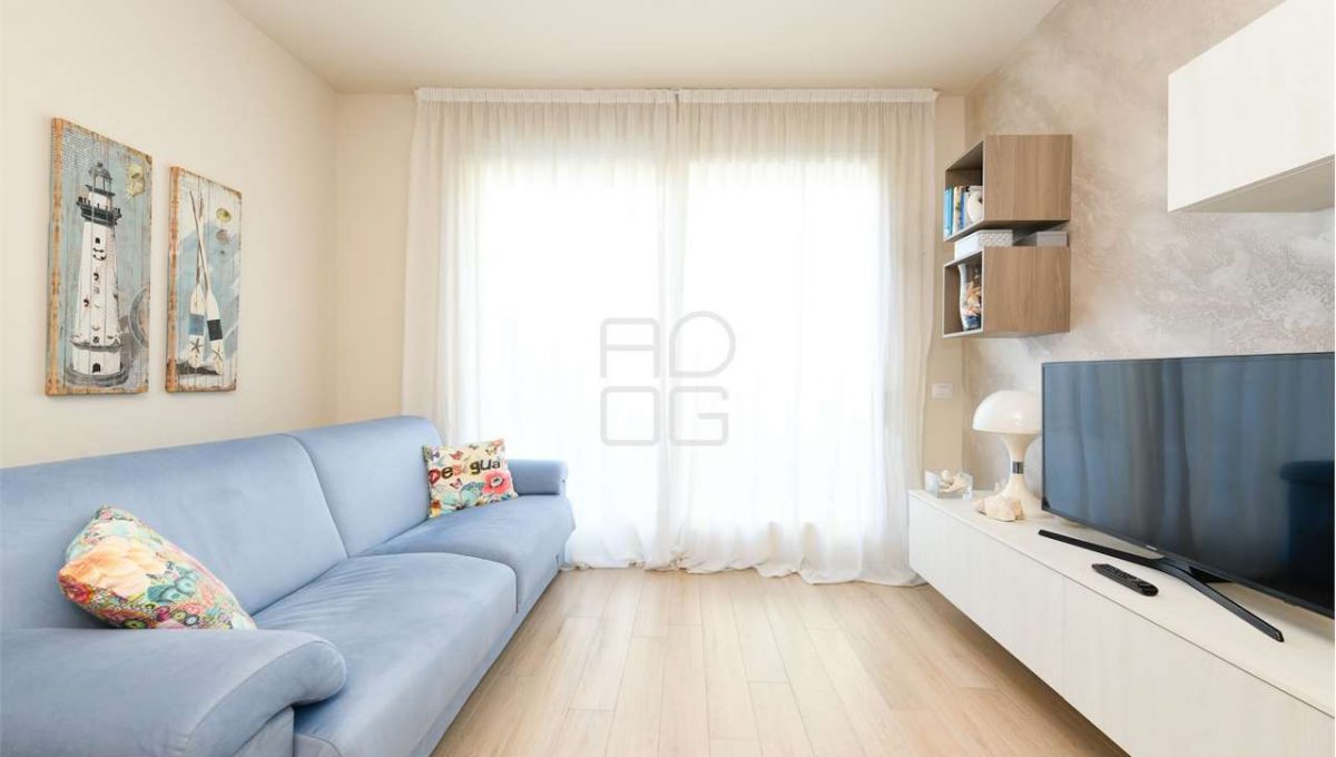 imm_69800-20251122092350-1280-_Watermark_png_mc