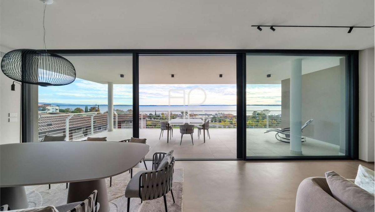 imm_70024-20251204121815-1280-_Watermark_png_mc