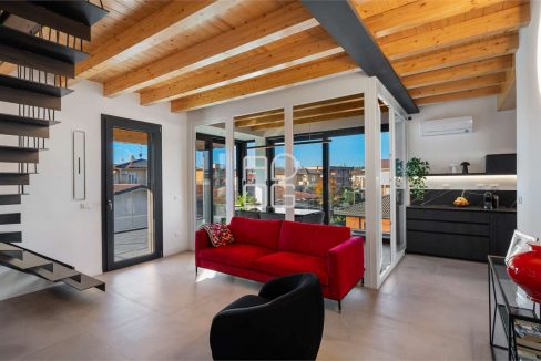 imm_70058-20251205161458-1280-_Watermark_png_mc