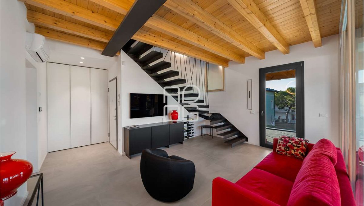 imm_70059-20251205161454-1280-_Watermark_png_mc