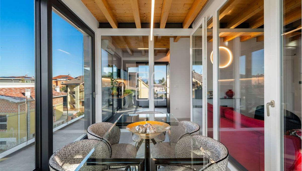 imm_70061-20251205161404-1280-_Watermark_png_mc