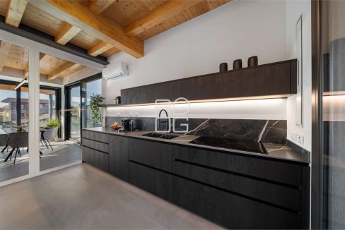 imm_70062-20251205161428-1280-_Watermark_png_mc