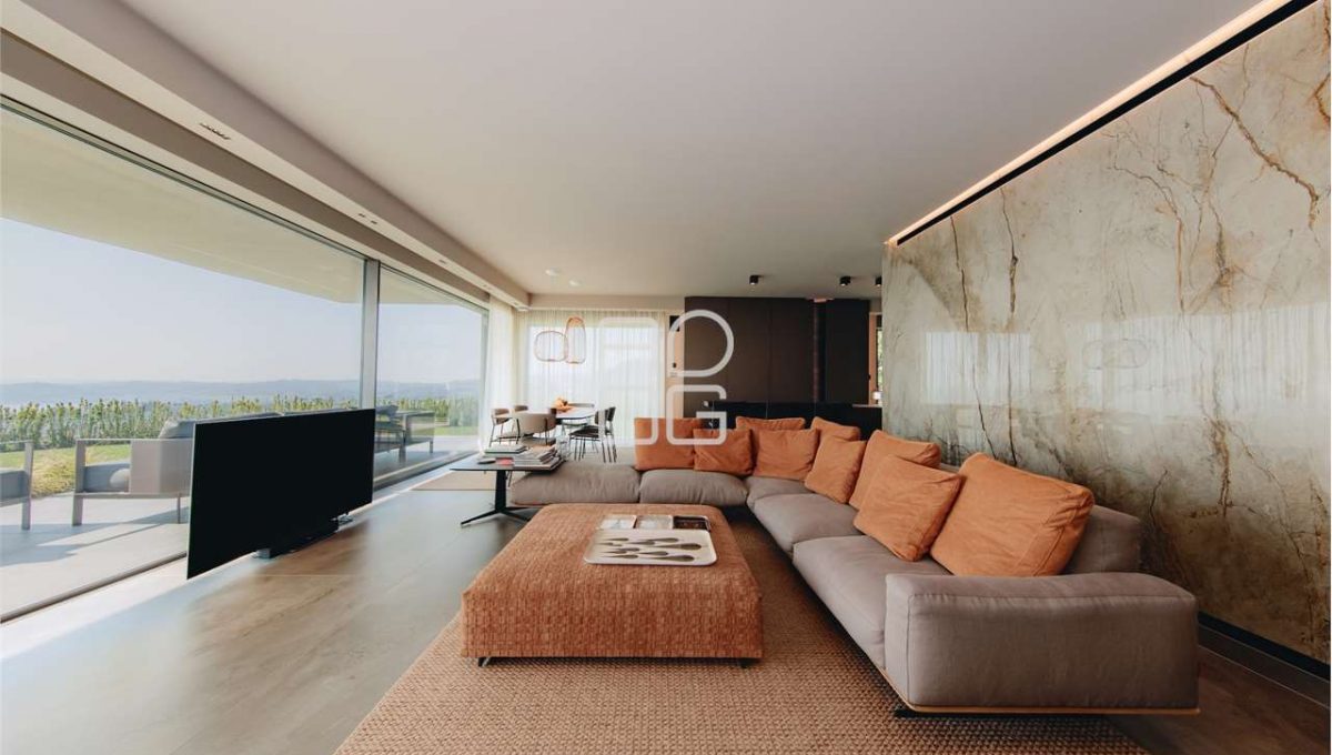 imm_70343-20251215074124-1280-_Watermark_png_mc