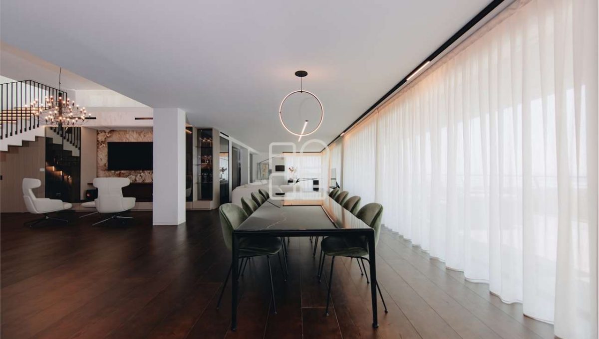 imm_70471-20251215174408-1280-_Watermark_png_mc