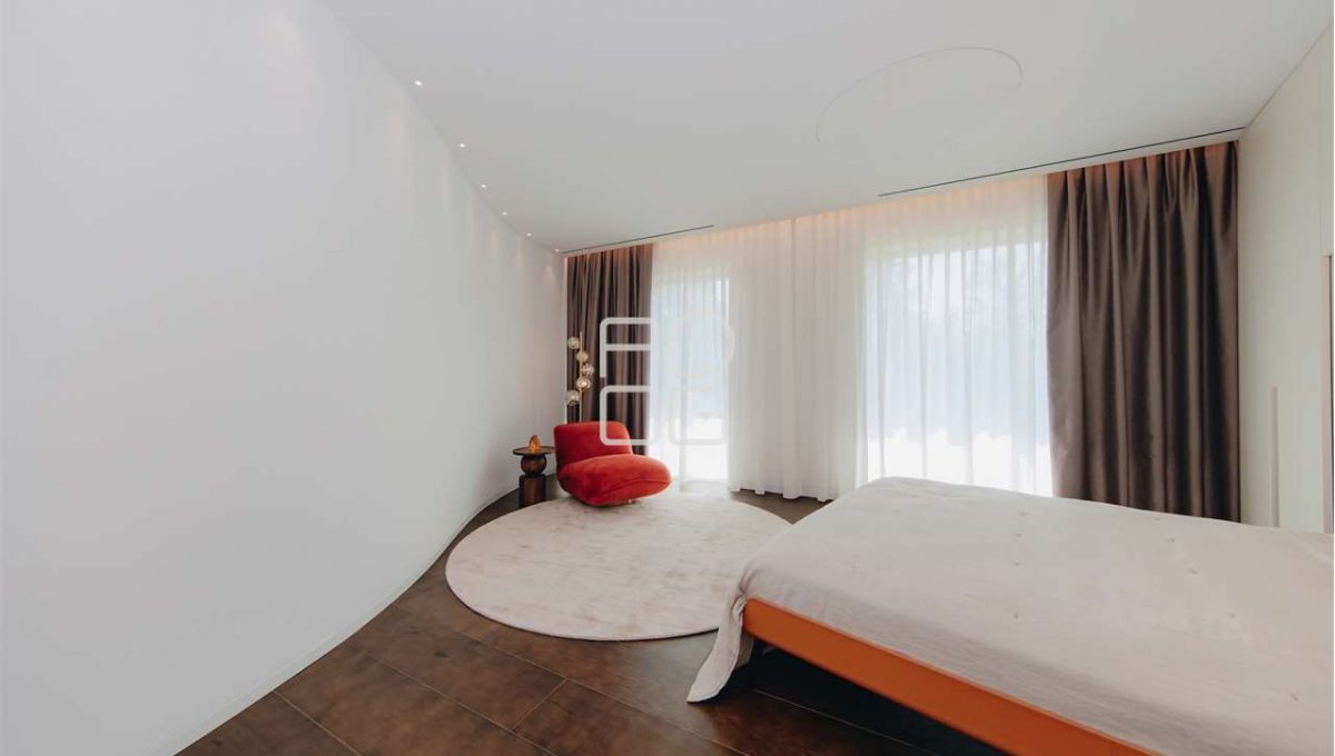 imm_70483-20251215174556-1280-_Watermark_png_mc