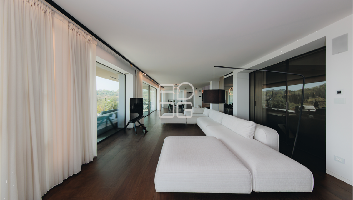 imm_70486-20251215174340-1280-_Watermark_png_mc