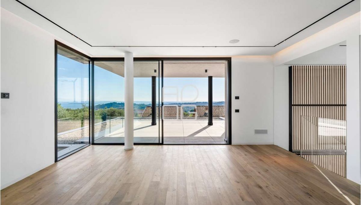 imm_70704-20251222215714-1280-_Watermark_png_mc