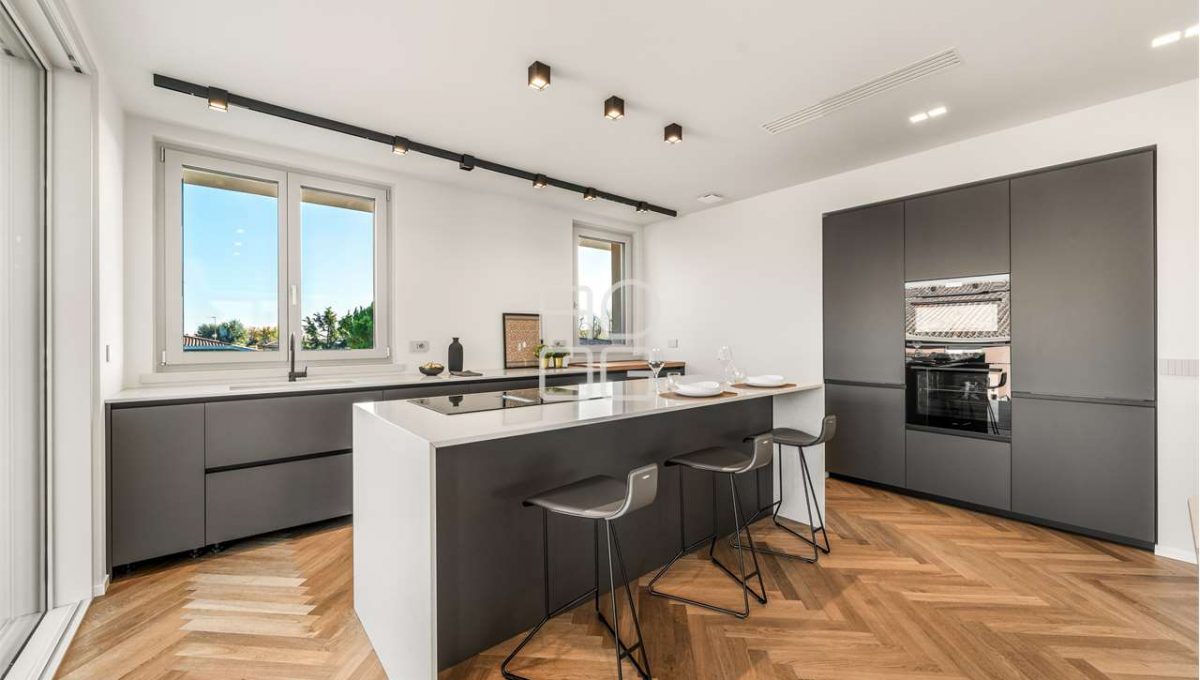 imm_69707-20260409071633-1280-_Watermark_png_mc