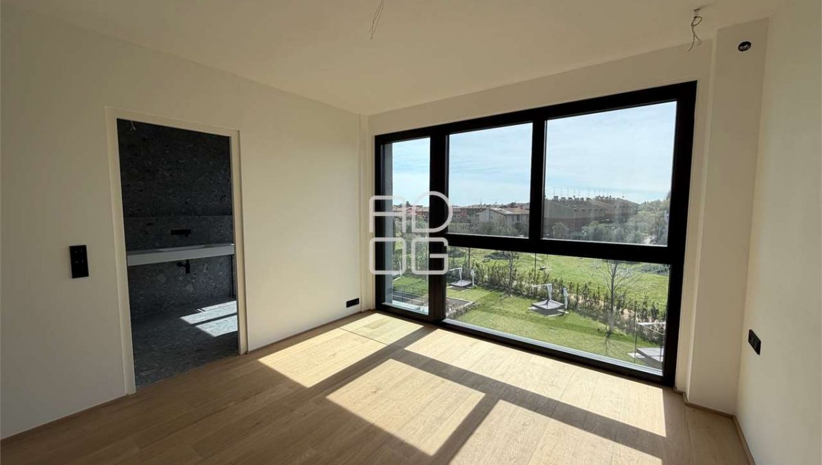 imm_73176-20260405204548-1280-_Watermark_png_mc