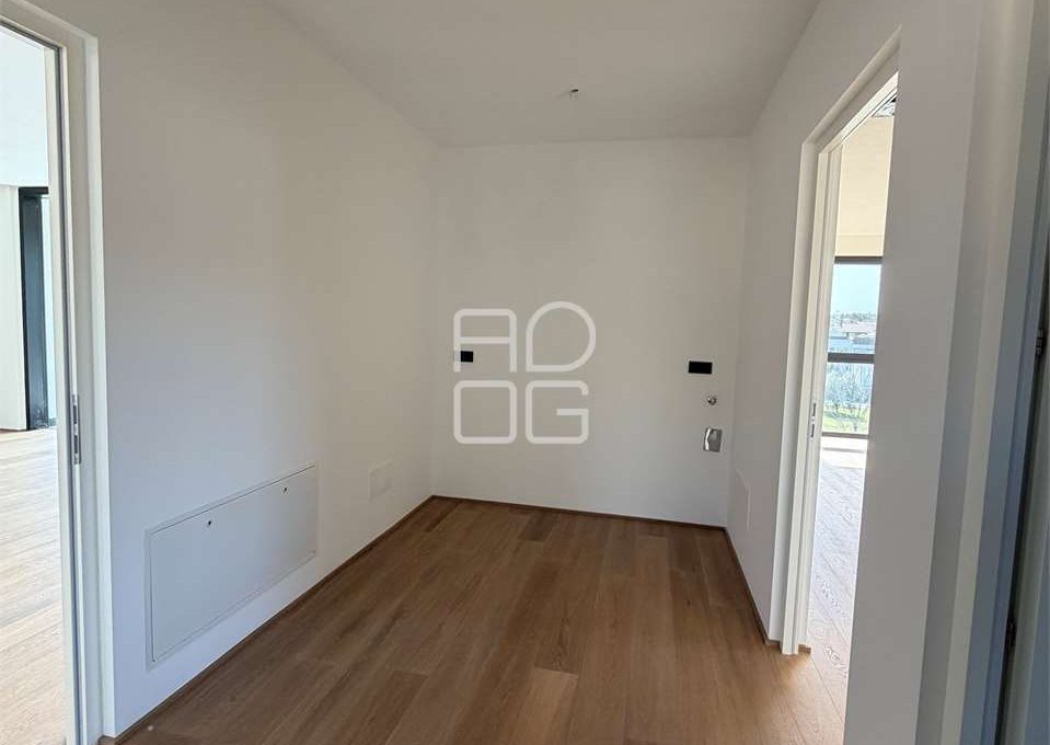 imm_73181-20260405204517-1280_Watermark_png_mc